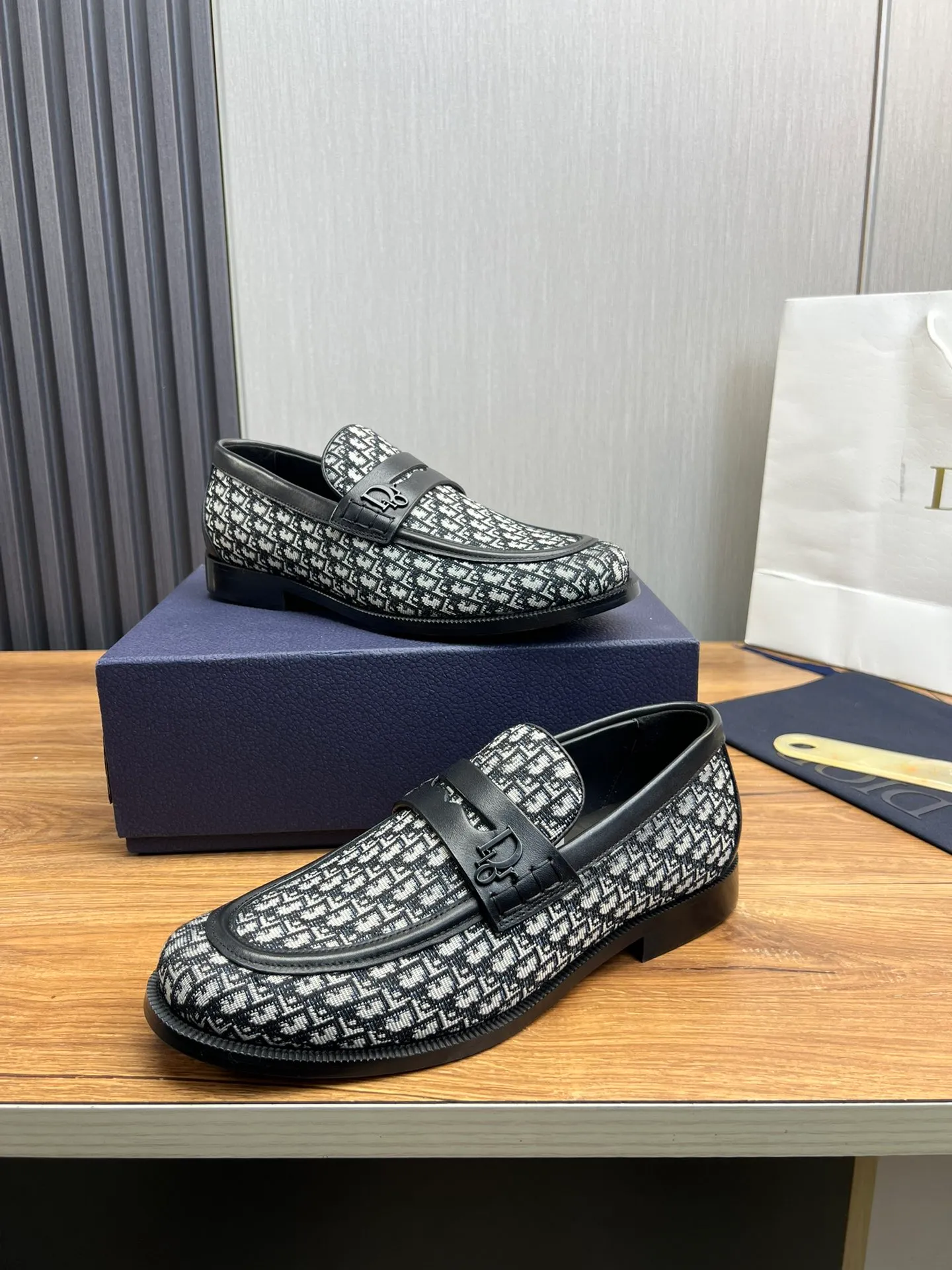 Men's men's shoes💰520💰 Dior men's business casual leather shoes👞all made of imported original brand leather, just to create a more comfortable wearing experience, upper: original cowhide➕imported sheepskin lining, original non-slip and wear-resistant rubber outsole✔️36-45 (38.45 non-returnable)